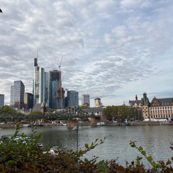Das Bild zeigt einen Ermittlungspunkt auf dem Krimi-Trail in der Frankfurter Altstadt.