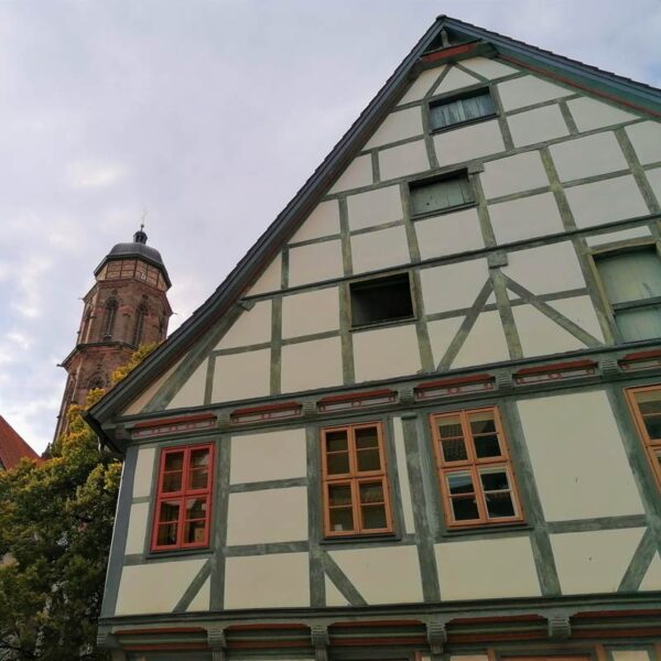 Das Bild zeigt einen Ermittlungspunkt auf dem Krimi-Trail in Goettingen.