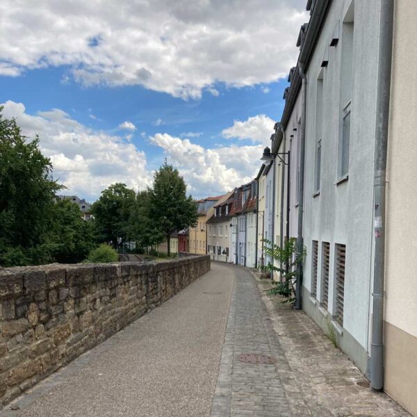 Das Bild zeigt einen Ermittlungsort auf dem Krimi-Trail in Schweinfurt.