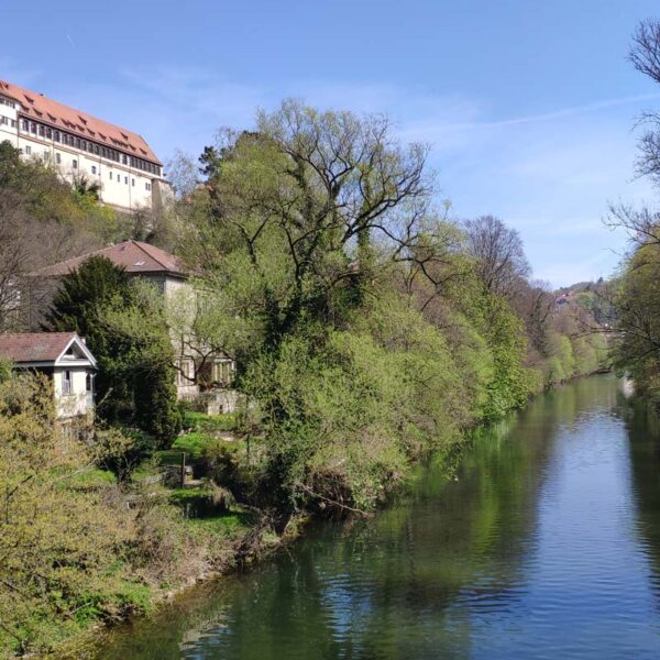 Das Bild zeigt einen Ermittlungspunkt auf dem Krimi-Trail in Tuebingen