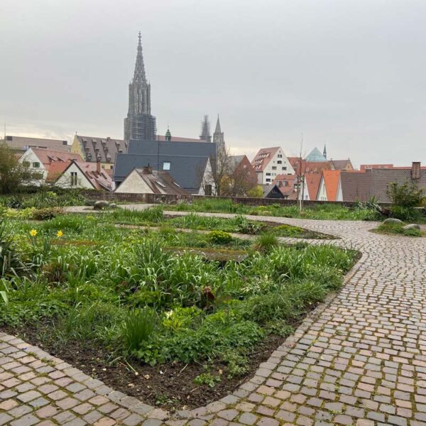 Das Bild zeigt einen Ermittlungspunkt auf dem Krimi-Trail in Ulm