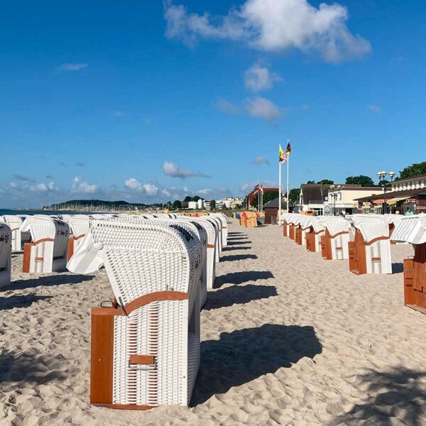 Krimi-Trail Grömitz Titelbild Strandkorb