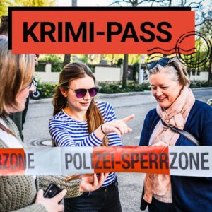Das Bild zeigt das Titelbild des Krimi-Pass. Zu sehen ist eine Krimi-Szene und Tickets für den Krimi-Trail